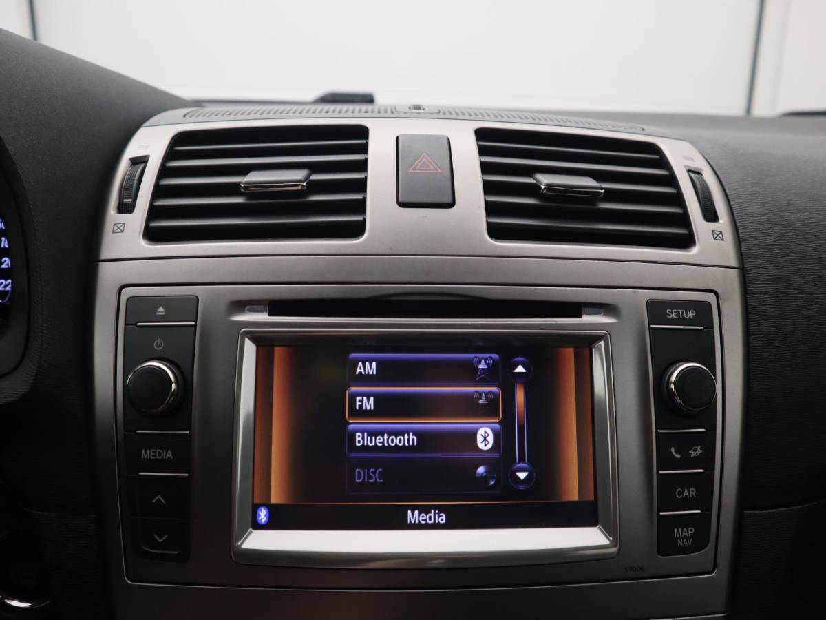 Toyota Avensis Toyota Avensis Wagon 2.0 D-4D Dynamic Business TREKHAAK / CAMERA / NAVI / CLIMA / BLUETOOTH / CRUISE