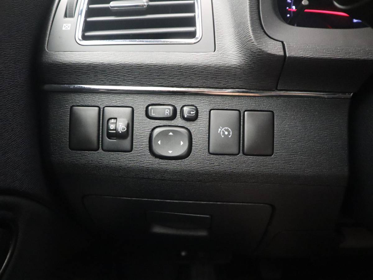 Toyota Avensis Toyota Avensis Wagon 2.0 D-4D Dynamic Business TREKHAAK / CAMERA / NAVI / CLIMA / BLUETOOTH / CRUISE