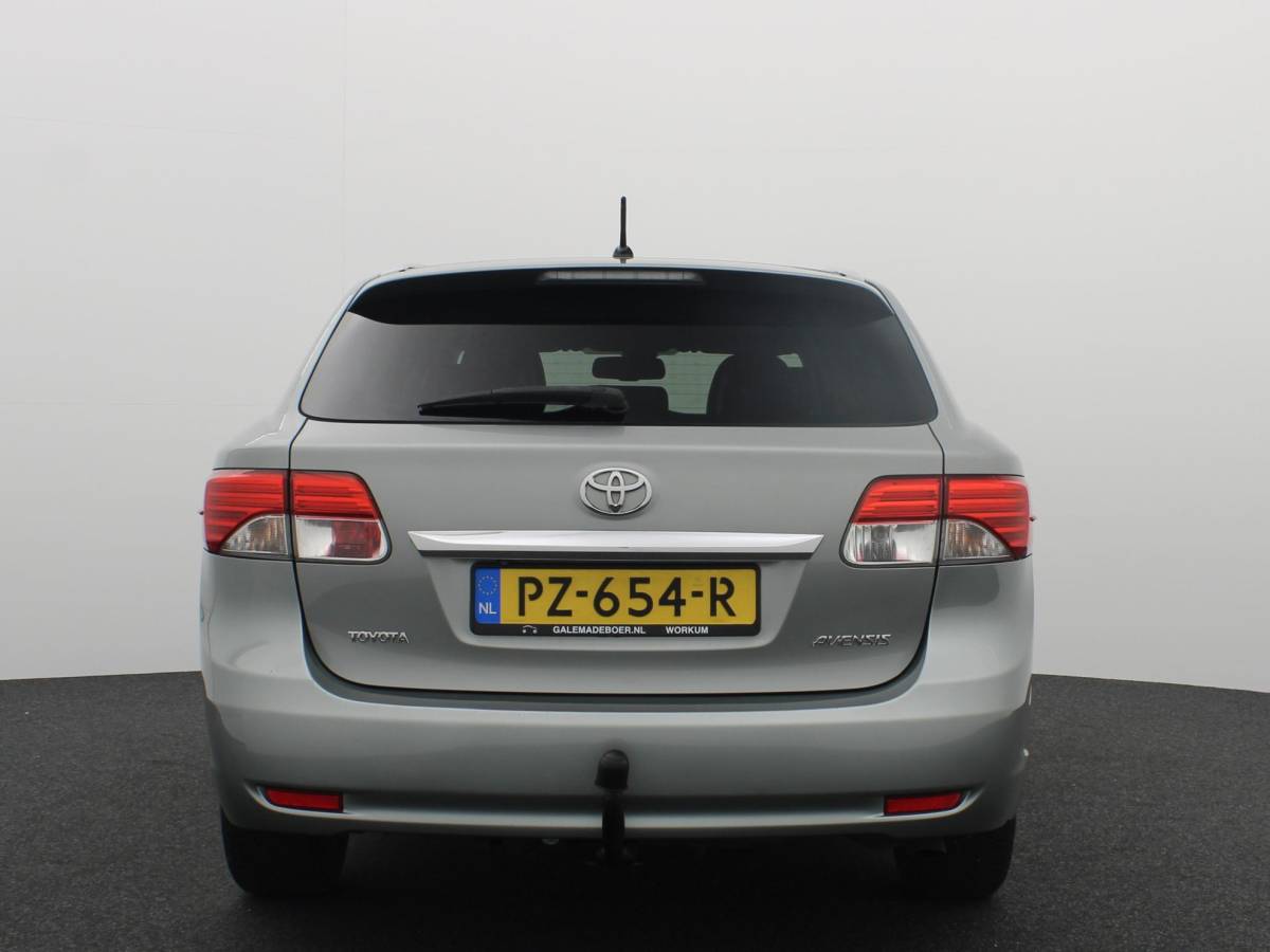Toyota Avensis Toyota Avensis Wagon 2.0 D-4D Dynamic Business TREKHAAK / CAMERA / NAVI / CLIMA / BLUETOOTH / CRUISE