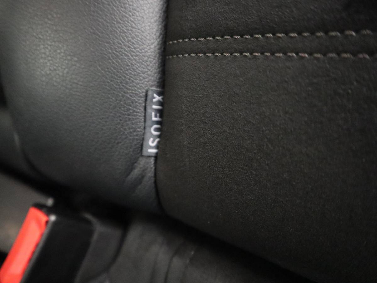 Toyota Avensis Toyota Avensis Wagon 2.0 D-4D Dynamic Business TREKHAAK / CAMERA / NAVI / CLIMA / BLUETOOTH / CRUISE