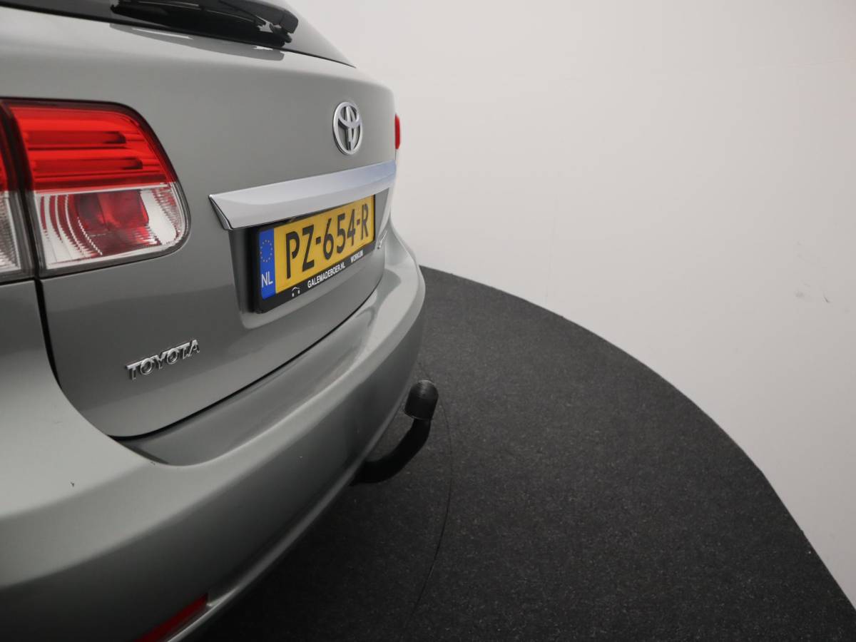 Toyota Avensis Toyota Avensis Wagon 2.0 D-4D Dynamic Business TREKHAAK / CAMERA / NAVI / CLIMA / BLUETOOTH / CRUISE