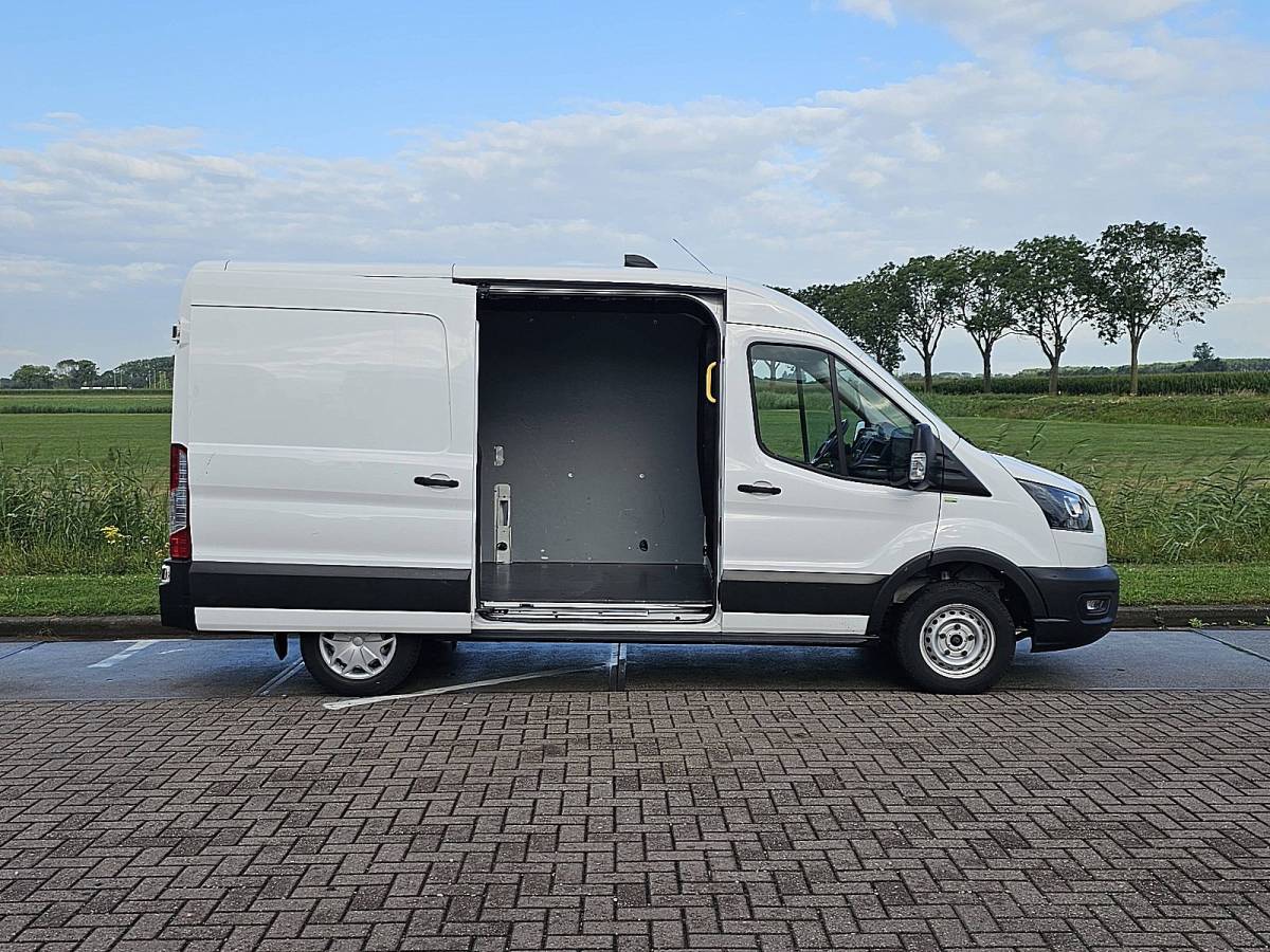 Ford Transit FORD TRANSIT 2.0 l2h2 euro6 trekhaak!