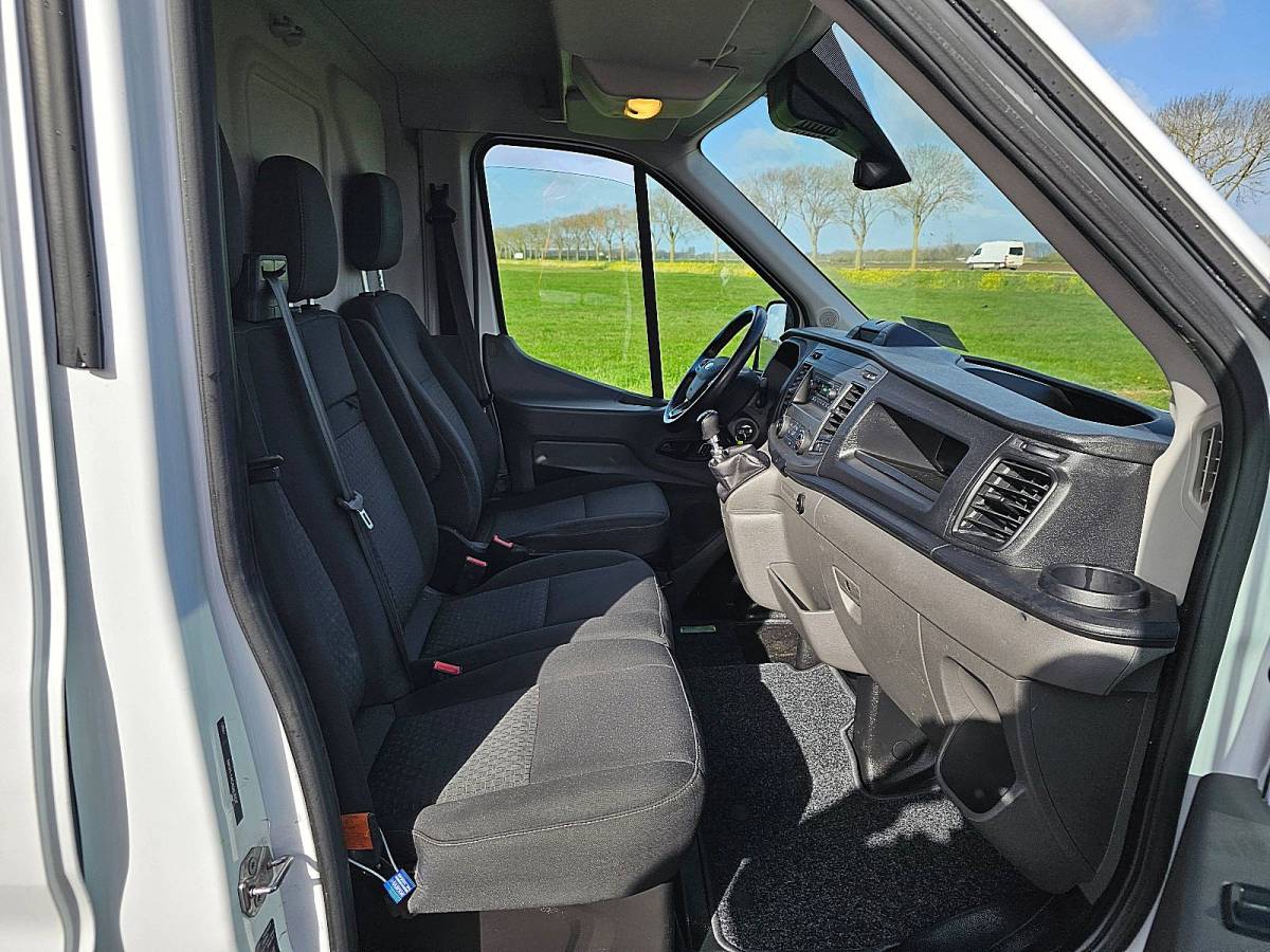 Ford Transit FORD TRANSIT 2.0 l2h2 euro6 trekhaak!