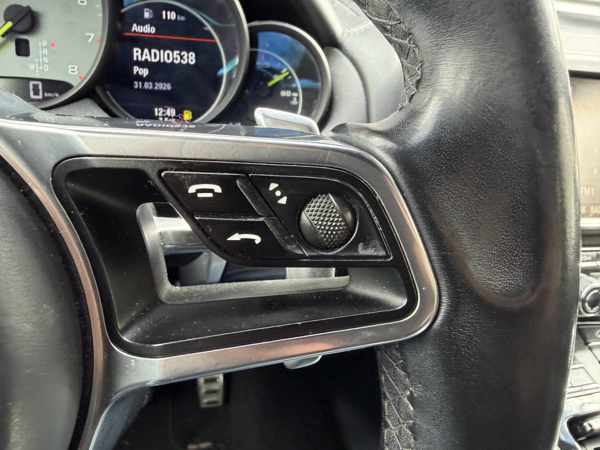 Porsche Cayenne Porsche Cayenne 3.0 S E-Hybrid Sport Chrono | Camera | Luchtvering | Stoelverwarming | Navigatie | Privacy Glass |