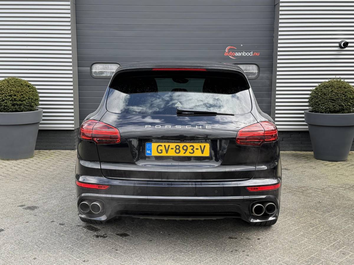Porsche Cayenne Porsche Cayenne 3.0 S E-Hybrid Sport Chrono | Camera | Luchtvering | Stoelverwarming | Navigatie | Privacy Glass |