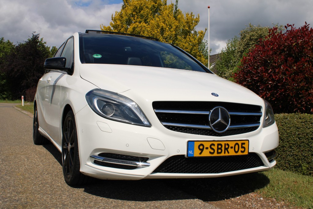 Mercedes-Benz B-Klasse Mercedes-benz B-klasse B180 122pk Ambition automaat ECC/navi/PDC/pano-schuifdak