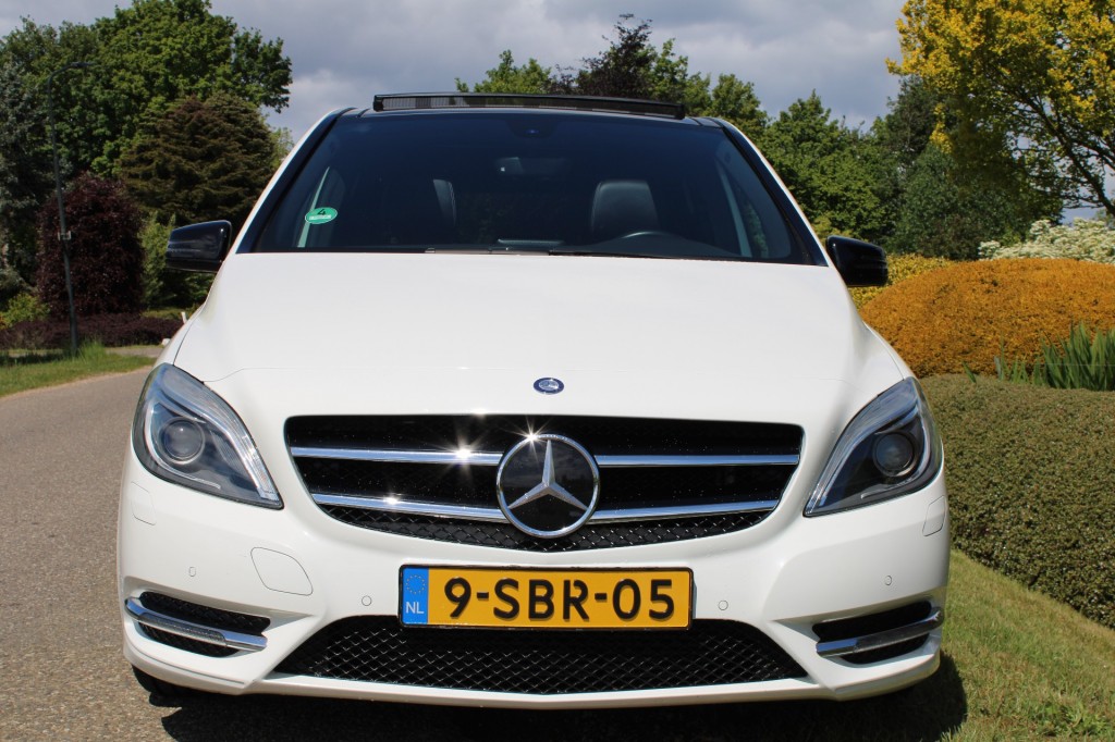 Mercedes-Benz B-Klasse Mercedes-benz B-klasse B180 122pk Ambition automaat ECC/navi/PDC/pano-schuifdak