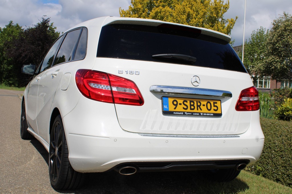 Mercedes-Benz B-Klasse Mercedes-benz B-klasse B180 122pk Ambition automaat ECC/navi/PDC/pano-schuifdak