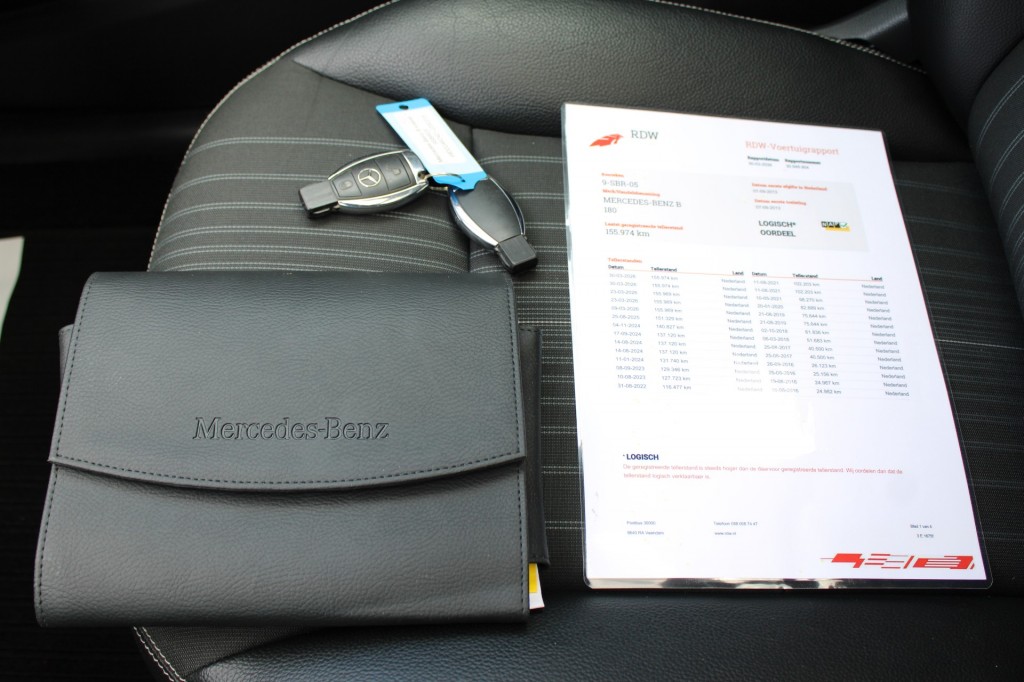 Mercedes-Benz B-Klasse Mercedes-benz B-klasse B180 122pk Ambition automaat ECC/navi/PDC/pano-schuifdak