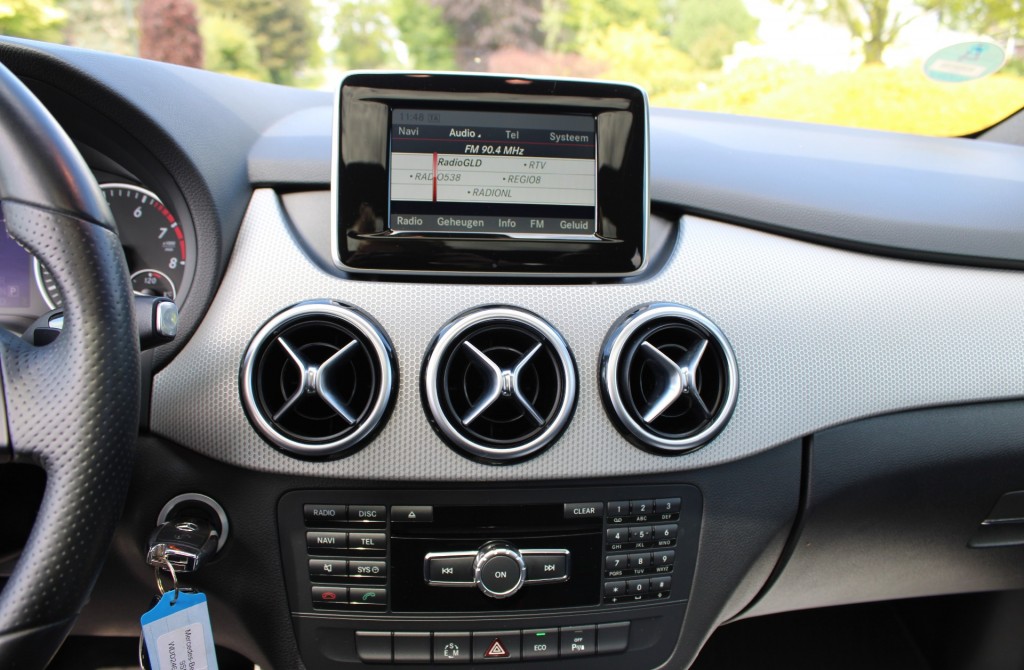 Mercedes-Benz B-Klasse Mercedes-benz B-klasse B180 122pk Ambition automaat ECC/navi/PDC/pano-schuifdak