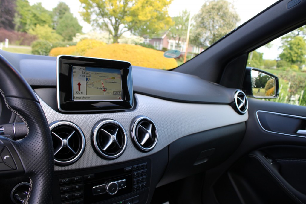 Mercedes-Benz B-Klasse Mercedes-benz B-klasse B180 122pk Ambition automaat ECC/navi/PDC/pano-schuifdak