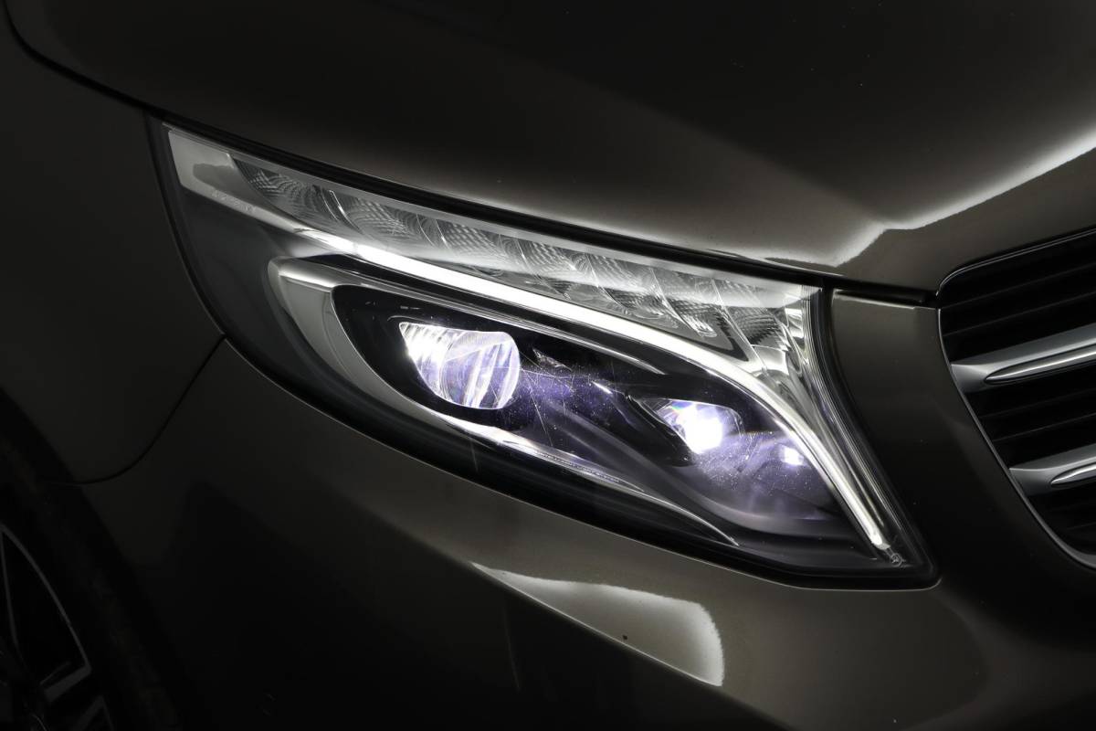 Mercedes-Benz V-Klasse Mercedes-Benz V-klasse 250d Lang DC Avantgarde | NAP | Rolstoelbus | 5+1 zitplaatsen | Luxe | Leder | ACC | 360° camera | Elekt. schuifdeuren | Burmester