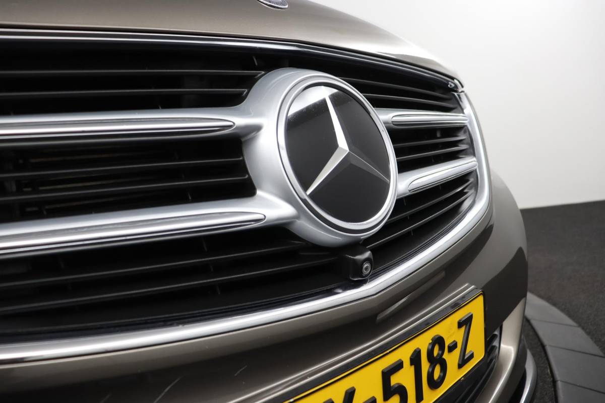 Mercedes-Benz V-Klasse Mercedes-Benz V-klasse 250d Lang DC Avantgarde | NAP | Rolstoelbus | 5+1 zitplaatsen | Luxe | Leder | ACC | 360° camera | Elekt. schuifdeuren | Burmester