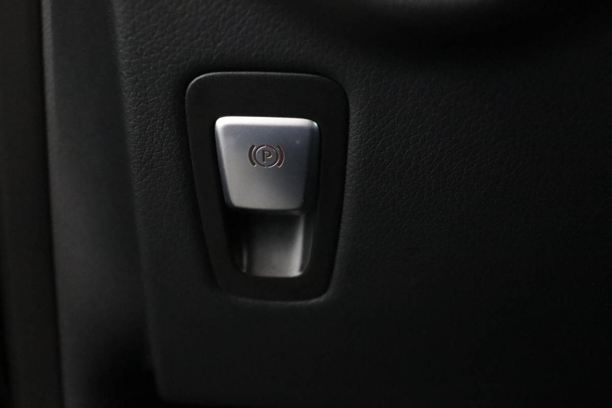 Mercedes-Benz V-Klasse Mercedes-Benz V-klasse 250d Lang DC Avantgarde | NAP | Rolstoelbus | 5+1 zitplaatsen | Luxe | Leder | ACC | 360° camera | Elekt. schuifdeuren | Burmester