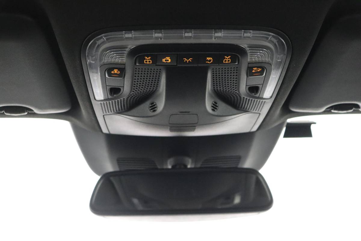 Mercedes-Benz V-Klasse Mercedes-Benz V-klasse 250d Lang DC Avantgarde | NAP | Rolstoelbus | 5+1 zitplaatsen | Luxe | Leder | ACC | 360° camera | Elekt. schuifdeuren | Burmester