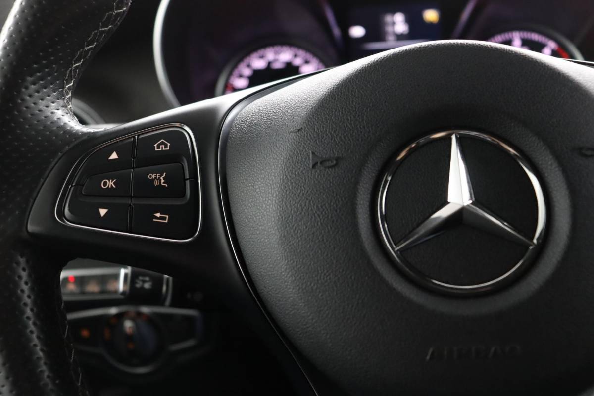 Mercedes-Benz V-Klasse Mercedes-Benz V-klasse 250d Lang DC Avantgarde | NAP | Rolstoelbus | 5+1 zitplaatsen | Luxe | Leder | ACC | 360° camera | Elekt. schuifdeuren | Burmester
