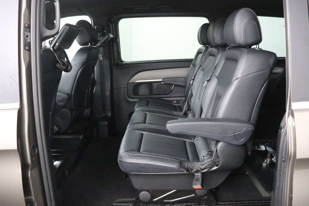 Mercedes-Benz V-Klasse Mercedes-Benz V-klasse 250d Lang DC Avantgarde | NAP | Rolstoelbus | 5+1 zitplaatsen | Luxe | Leder | ACC | 360° camera | Elekt. schuifdeuren | Burmester