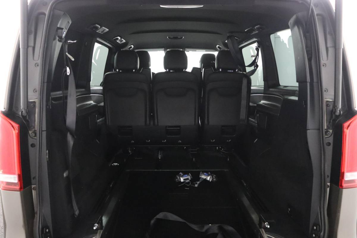 Mercedes-Benz V-Klasse Mercedes-Benz V-klasse 250d Lang DC Avantgarde | NAP | Rolstoelbus | 5+1 zitplaatsen | Luxe | Leder | ACC | 360° camera | Elekt. schuifdeuren | Burmester