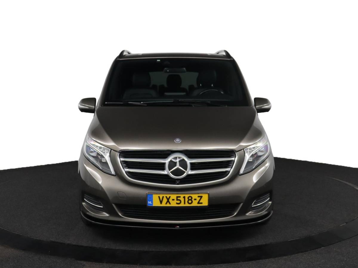 Mercedes-Benz V-Klasse Mercedes-Benz V-klasse 250d Lang DC Avantgarde | NAP | Rolstoelbus | 5+1 zitplaatsen | Luxe | Leder | ACC | 360° camera | Elekt. schuifdeuren | Burmester
