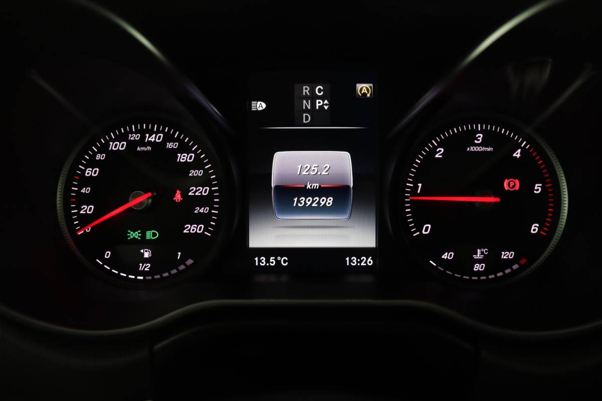 Mercedes-Benz V-Klasse Mercedes-Benz V-klasse 250d Lang DC Avantgarde | NAP | Rolstoelbus | 5+1 zitplaatsen | Luxe | Leder | ACC | 360° camera | Elekt. schuifdeuren | Burmester