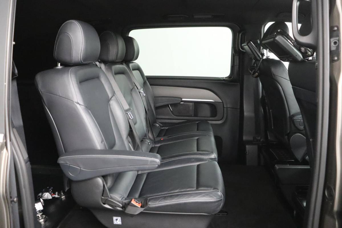Mercedes-Benz V-Klasse Mercedes-Benz V-klasse 250d Lang DC Avantgarde | NAP | Rolstoelbus | 5+1 zitplaatsen | Luxe | Leder | ACC | 360° camera | Elekt. schuifdeuren | Burmester