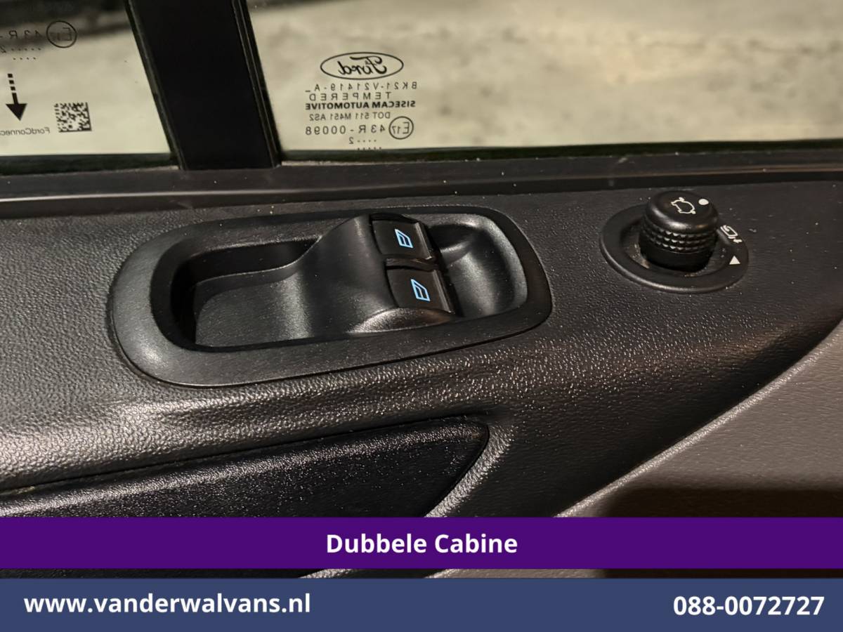 Ford Transit Custom Ford Transit Custom 2.0 TDCI 130pk L2H1 Dubbele Cabine Euro6 Airco | 6-Zits | LED | Cruisecontrol | Trekhaak Parkeersensoren, Verwarmde voorruit