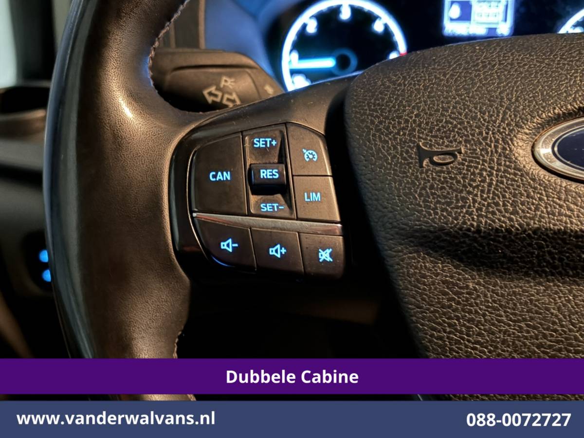 Ford Transit Custom Ford Transit Custom 2.0 TDCI 130pk L2H1 Dubbele Cabine Euro6 Airco | 6-Zits | LED | Cruisecontrol | Trekhaak Parkeersensoren, Verwarmde voorruit