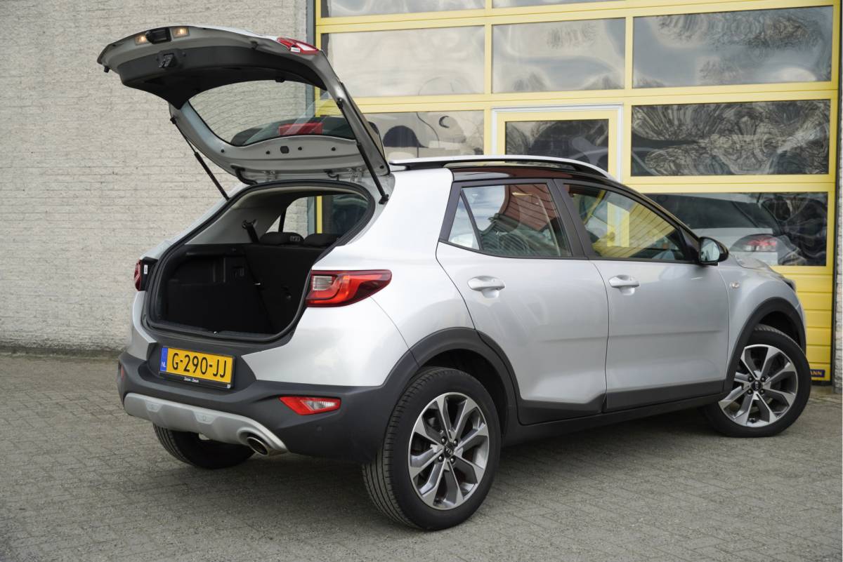 Kia Stonic Kia Stonic 1.0 T-GDi DynamicLine BJ2019 Lmv 17″ | Led | Pdc | Achteruitrijcamera | Apple carplay | Navi | Airco | Cruise control | Getint glas | Zwart dak