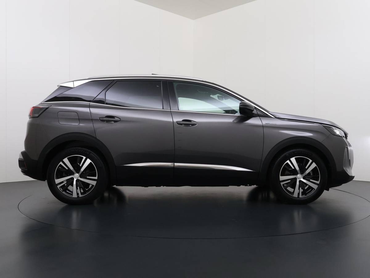 Peugeot 3008 Peugeot 3008 1.6 HYbrid4 300 GT RIJKLAARPRIJS INC. 12MND BOVAG GARANTIE | PANORAMADAK| ADAPTIVE CRUISE CONTROL| STANDKACHEL| CAMERA VOOR + ACHTER|
