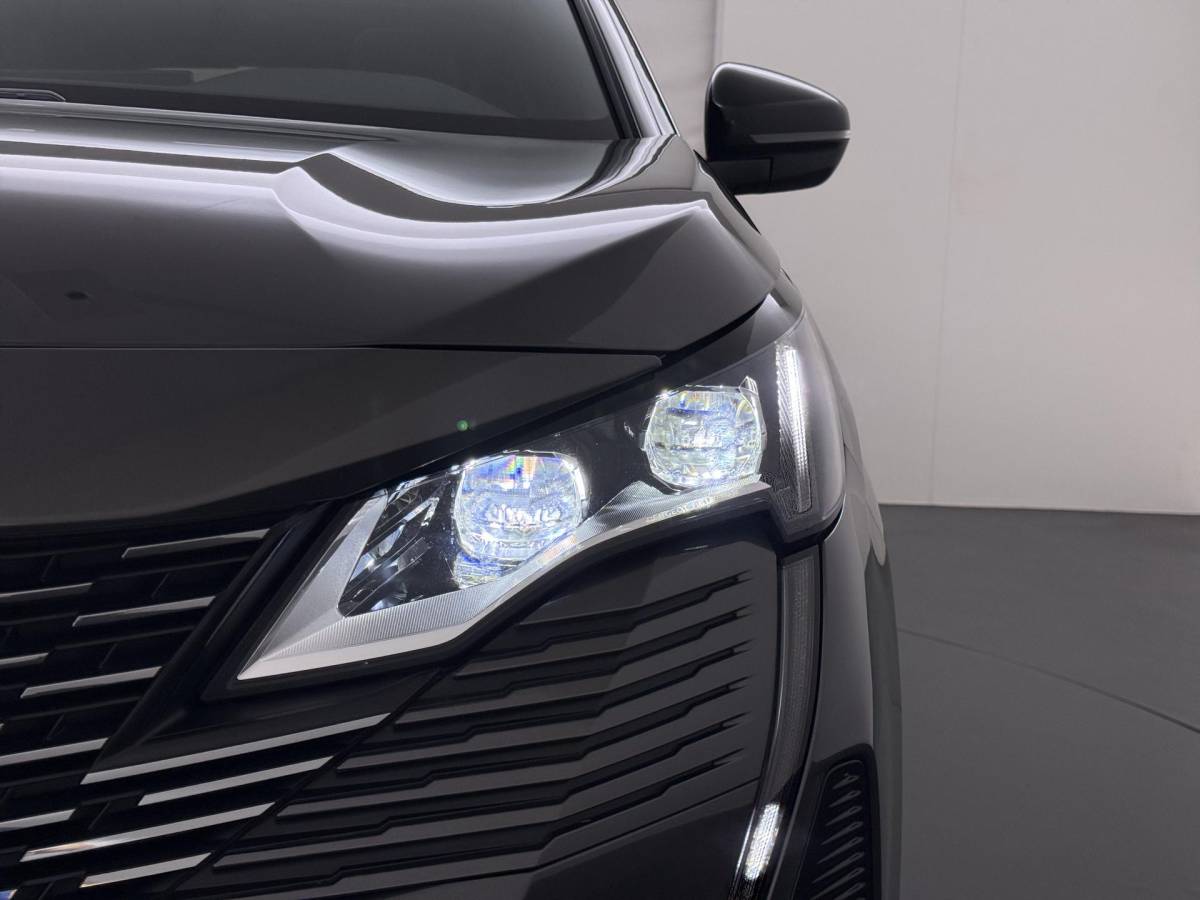 Peugeot 3008 Peugeot 3008 1.6 HYbrid4 300 GT RIJKLAARPRIJS INC. 12MND BOVAG GARANTIE | PANORAMADAK| ADAPTIVE CRUISE CONTROL| STANDKACHEL| CAMERA VOOR + ACHTER|