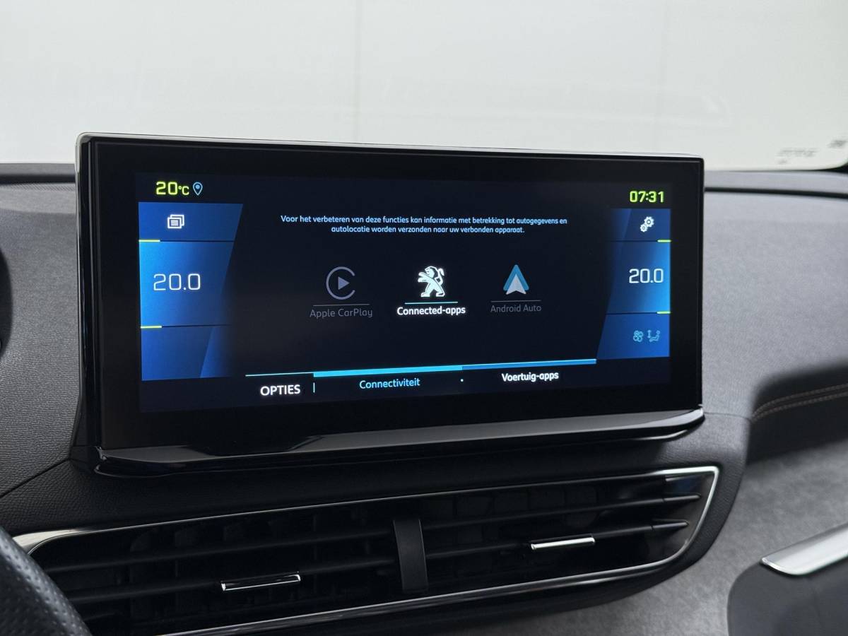 Peugeot 3008 Peugeot 3008 1.6 HYbrid4 300 GT RIJKLAARPRIJS INC. 12MND BOVAG GARANTIE | PANORAMADAK| ADAPTIVE CRUISE CONTROL| STANDKACHEL| CAMERA VOOR + ACHTER|