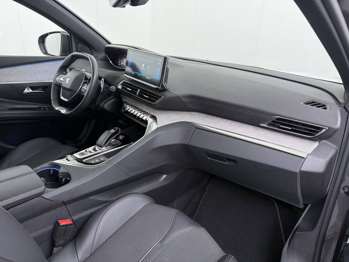 Peugeot 3008 Peugeot 3008 1.6 HYbrid4 300 GT RIJKLAARPRIJS INC. 12MND BOVAG GARANTIE | PANORAMADAK| ADAPTIVE CRUISE CONTROL| STANDKACHEL| CAMERA VOOR + ACHTER|