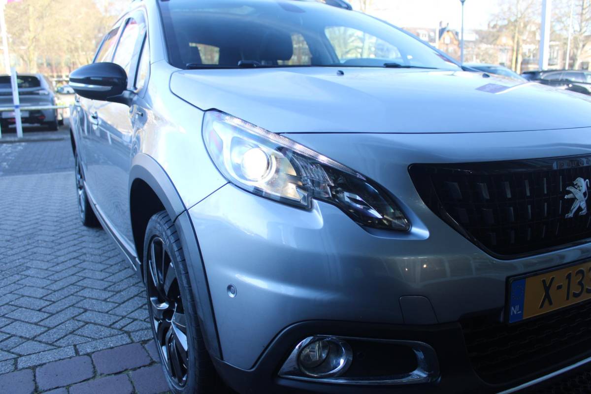 Peugeot 2008 Peugeot 2008 1.2 130PK GT-LINE | PANORAMA DAK | GRIP CONTROL | CRUISE CONTROL | DAB+ RADIO | APPLE CARPLAY/ANDROID AUTO | NAVIGATIE | ACHTERUITRIJ CAMERA | 17″ LICHTMETALEN VELGEN “BLACK” | CLIMATE CONTROL | PARKEERSENSOREN VOOR + ACHTER | GETINTE ACHTERRUITEN | ZWARTE DAK RELING |