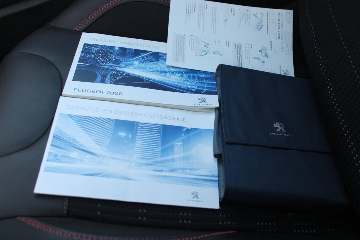 Peugeot 2008 Peugeot 2008 1.2 130PK GT-LINE | PANORAMA DAK | GRIP CONTROL | CRUISE CONTROL | DAB+ RADIO | APPLE CARPLAY/ANDROID AUTO | NAVIGATIE | ACHTERUITRIJ CAMERA | 17″ LICHTMETALEN VELGEN “BLACK” | CLIMATE CONTROL | PARKEERSENSOREN VOOR + ACHTER | GETINTE ACHTERRUITEN | ZWARTE DAK RELING |