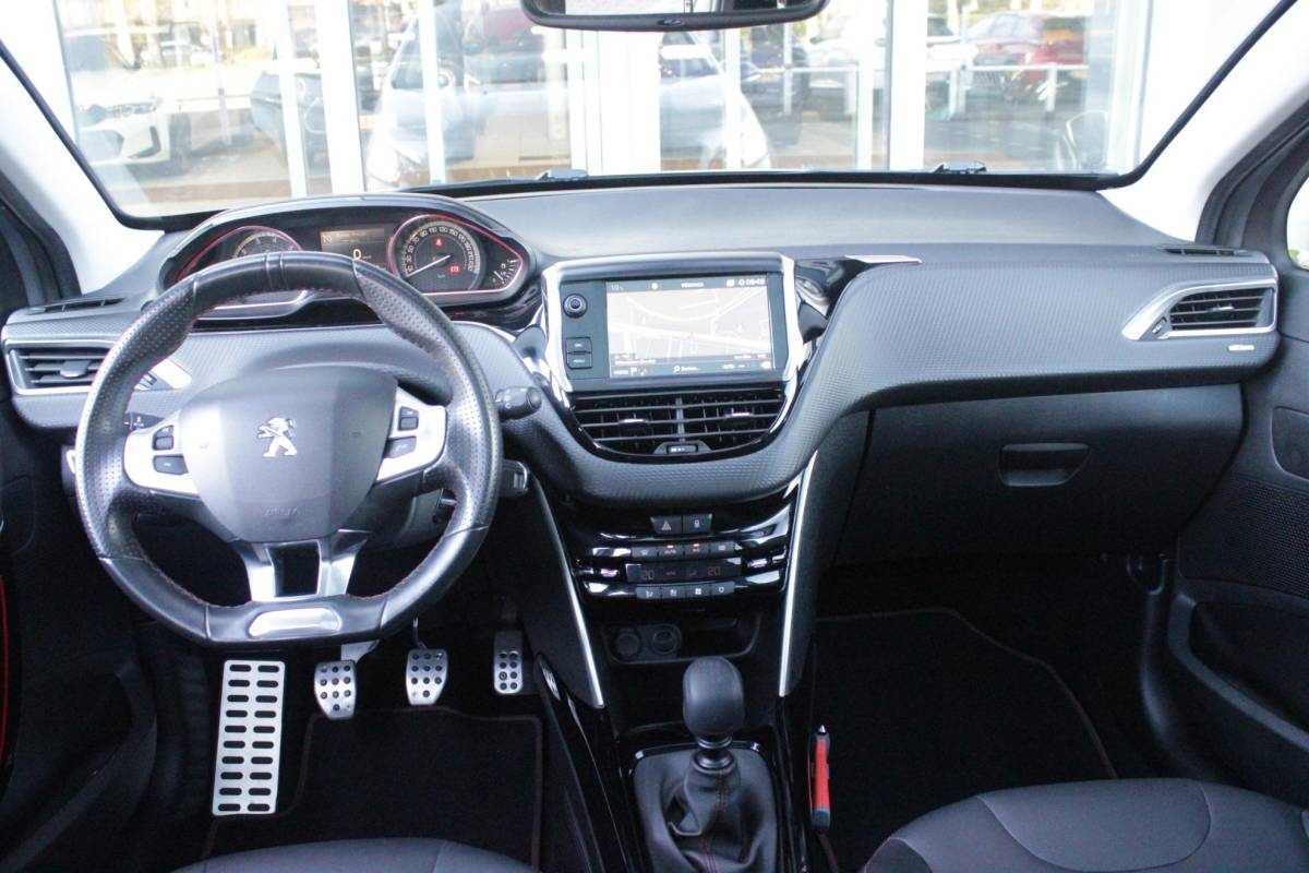 Peugeot 2008 Peugeot 2008 1.2 130PK GT-LINE | PANORAMA DAK | GRIP CONTROL | CRUISE CONTROL | DAB+ RADIO | APPLE CARPLAY/ANDROID AUTO | NAVIGATIE | ACHTERUITRIJ CAMERA | 17″ LICHTMETALEN VELGEN “BLACK” | CLIMATE CONTROL | PARKEERSENSOREN VOOR + ACHTER | GETINTE ACHTERRUITEN | ZWARTE DAK RELING |