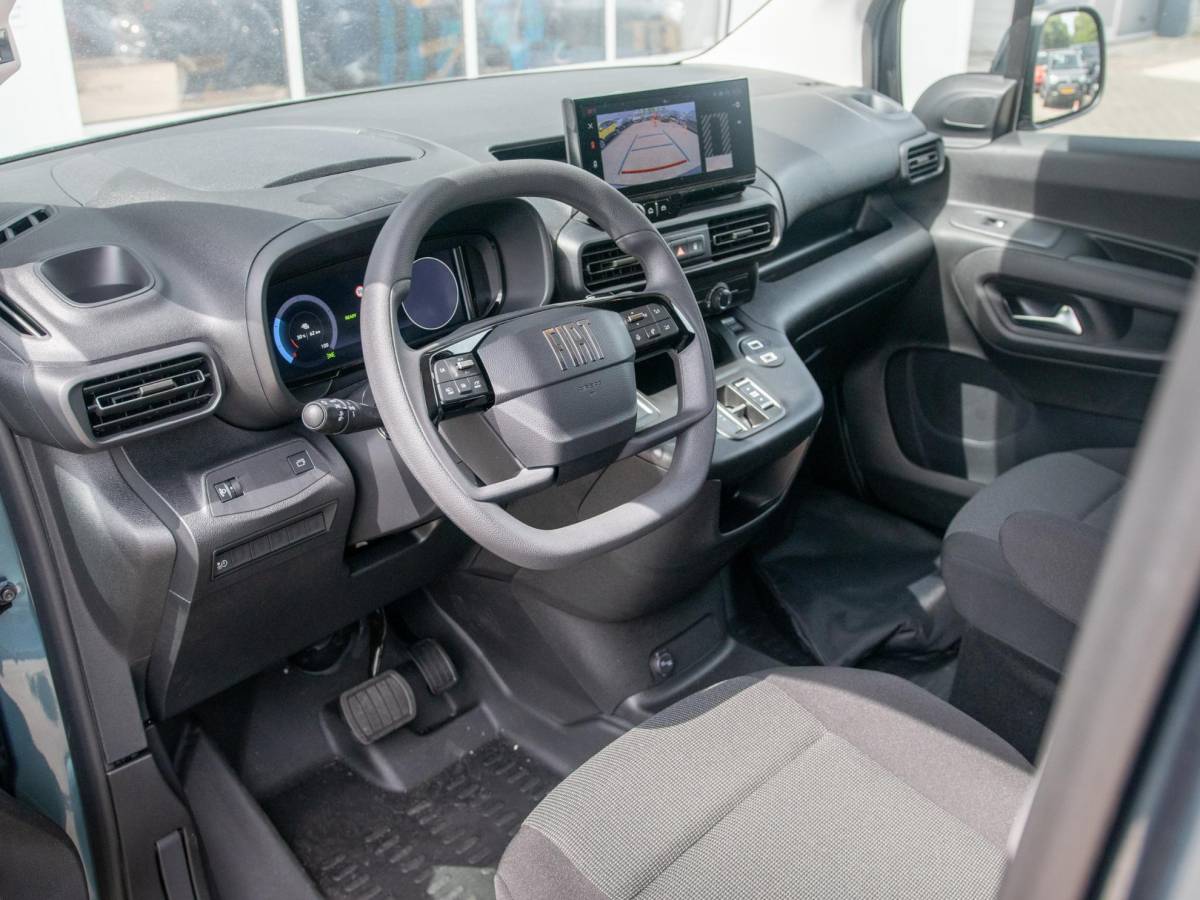 Fiat E-Doblò Fiat E-Doblò 136 L2 50 kWh | Navi | Stoelverwarming | Laadruimte Pack | Apple Carplay | Camera | BSM | PDC V&A | LED
