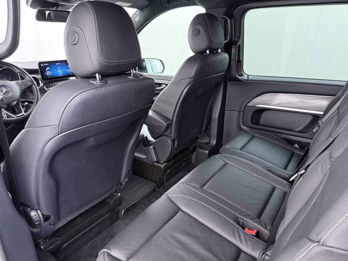 Mercedes-Benz EQV Mercedes-Benz EQV 300 L2 Business Solution Limited 90 kWh RIJKLAARPRIJS INC. 12MND BOVAG GARANTIE | SOH 95% | 8pl  | ELECTR. SCHUIFDEUREN | DODE HOEK | 360 CAMERA |LEDER | RIJKLAARPRIJS incl. 12mnd BOVAG GARANTIE