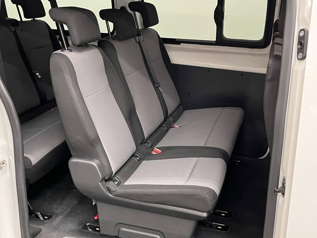 Toyota ProAce Toyota PROACE Shuttle 1.5 D-4D Cool Comfort Long 9persoons PERSONENBUS Airco Cruise Control Trekhaak Incl. BTW / Incl. BPM