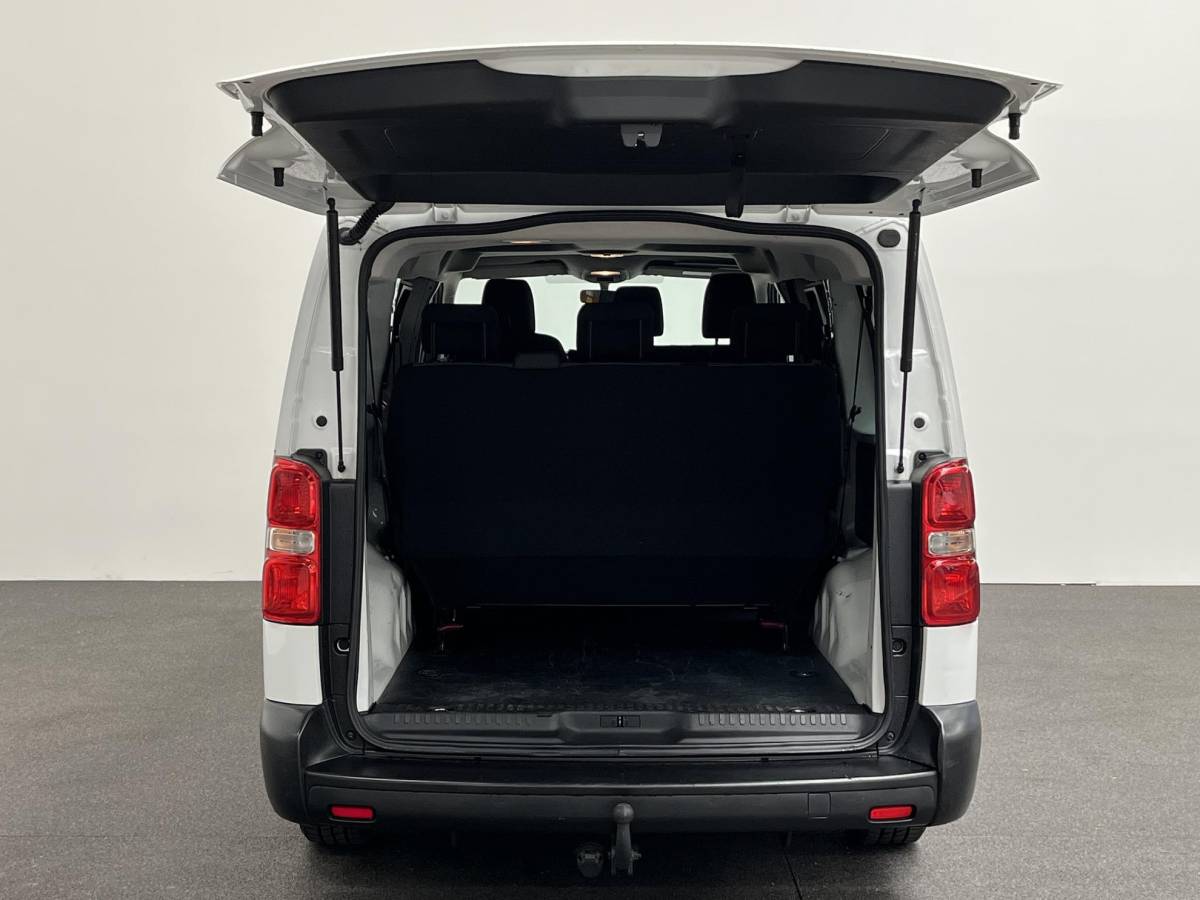 Toyota ProAce Toyota PROACE Shuttle 1.5 D-4D Cool Comfort Long 9persoons PERSONENBUS Airco Cruise Control Trekhaak Incl. BTW / Incl. BPM
