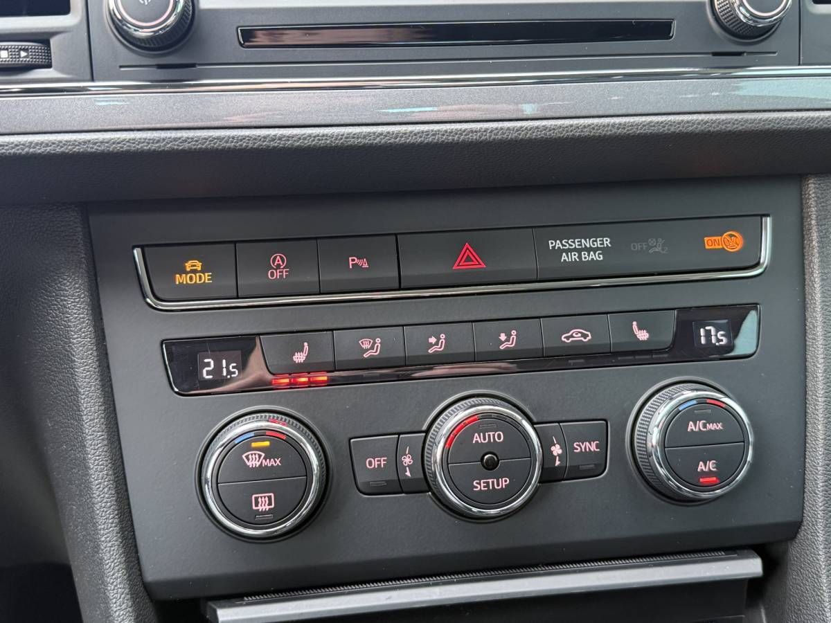 SEAT Leon SEAT Leon BWJ 2013 1.4 TSI 123 PK FR Business STOELVERW. | NAVI | CLIMA | CRUISE | BLUETOOTH | LMV | PDC