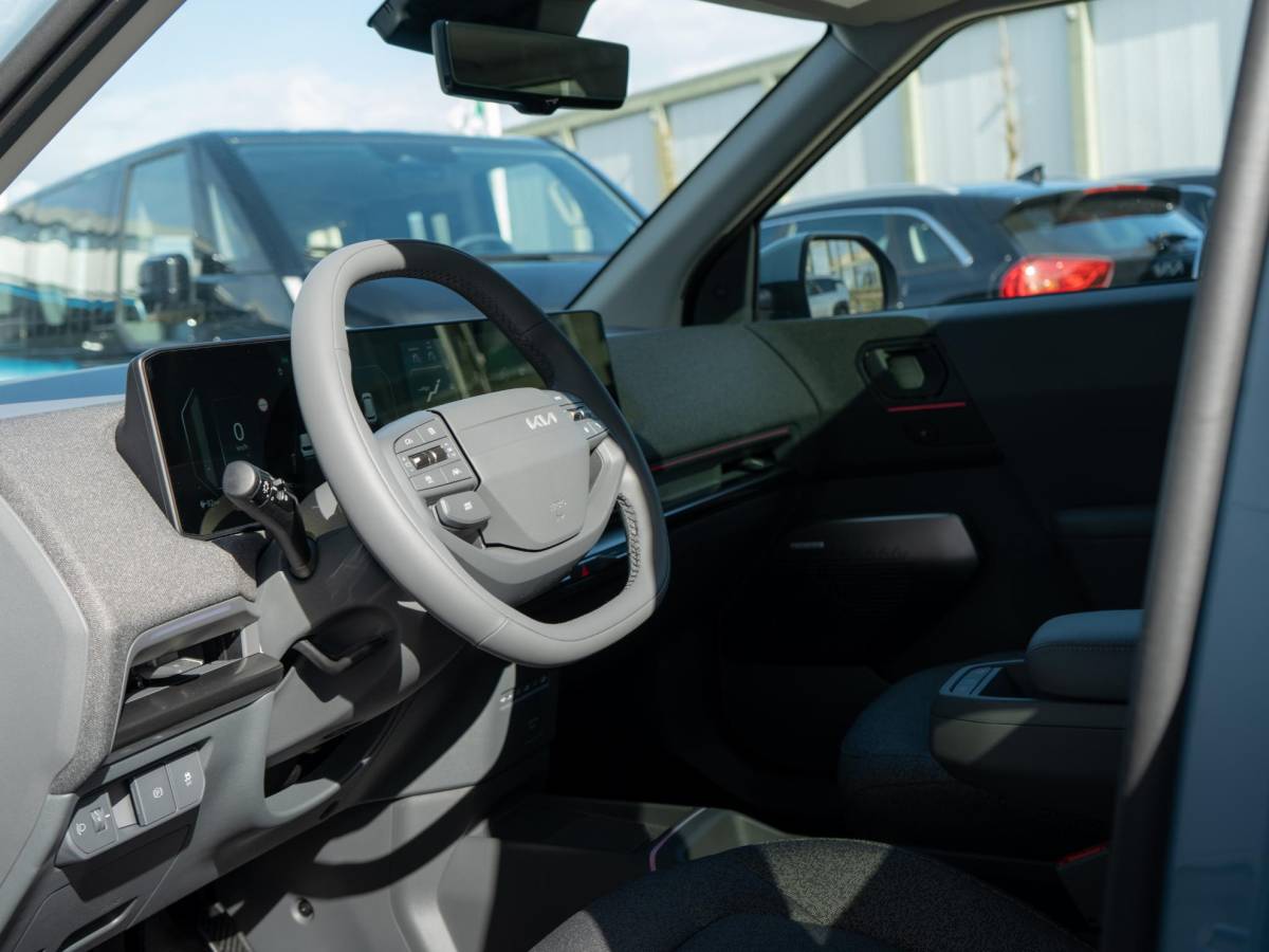 Kia EV2 Kia EV2 Plus Advanced 42.2 kWh | Schuifkanteldak | Stoel en stuurverwarming | Navigatie |