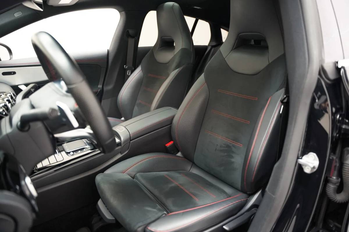 Mercedes-Benz CLA Mercedes-Benz CLA-Klasse 250 e AMG Line Aut. [ Pano Adapt.cruise Sfeerverlichting ]