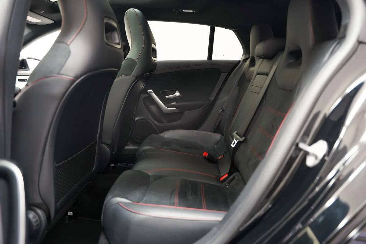 Mercedes-Benz CLA Mercedes-Benz CLA-Klasse 250 e AMG Line Aut. [ Pano Adapt.cruise Sfeerverlichting ]