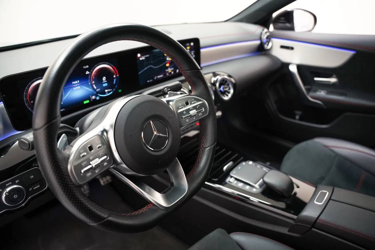 Mercedes-Benz CLA Mercedes-Benz CLA-Klasse 250 e AMG Line Aut. [ Pano Adapt.cruise Sfeerverlichting ]