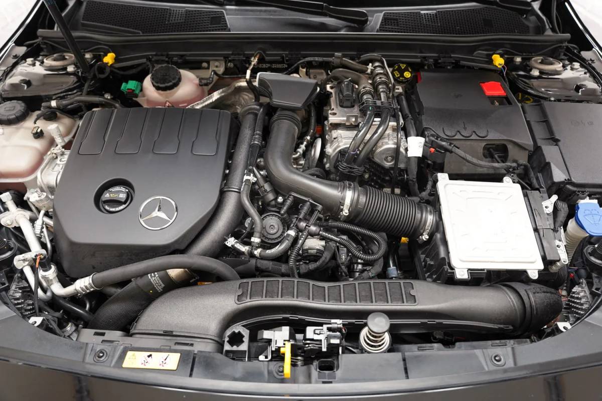 Mercedes-Benz CLA Mercedes-Benz CLA-Klasse 250 e AMG Line Aut. [ Pano Adapt.cruise Sfeerverlichting ]