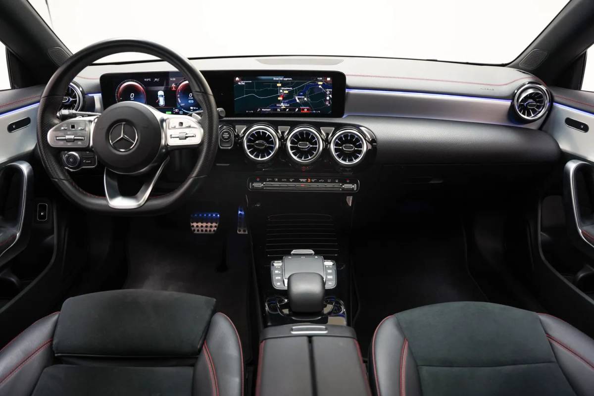 Mercedes-Benz CLA Mercedes-Benz CLA-Klasse 250 e AMG Line Aut. [ Pano Adapt.cruise Sfeerverlichting ]