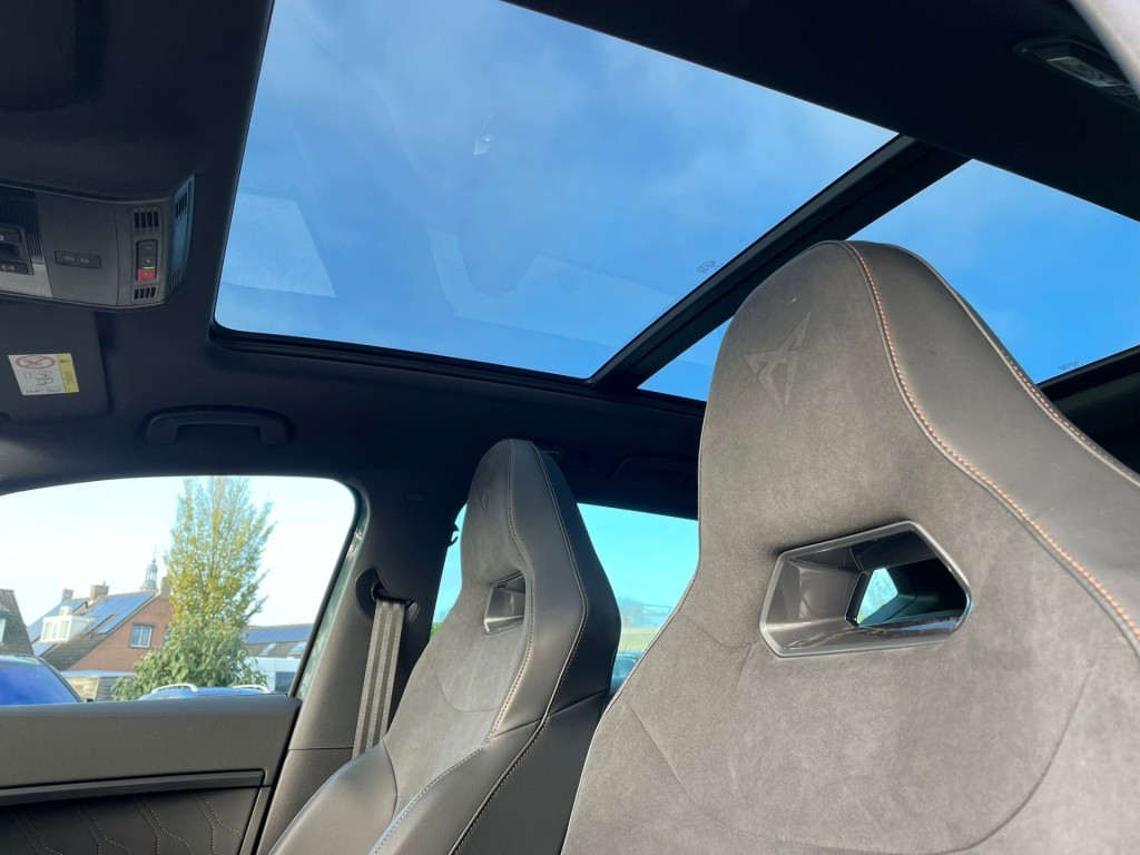CUPRA Ateca Cupra Ateca 2.0 TSI VZ 300PK 4DRIVE Brembo Trekhaak Panoramadak Speciale VZ uitvoering!