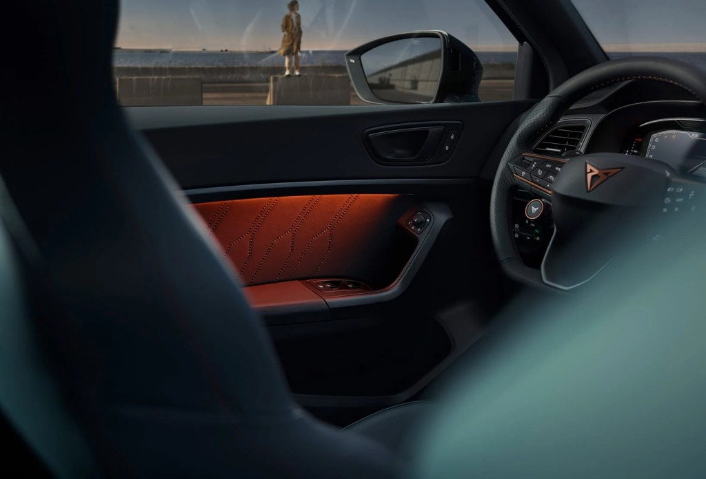 CUPRA Ateca Cupra Ateca 2.0 TSI VZ 300PK 4DRIVE Brembo Trekhaak Panoramadak Speciale VZ uitvoering!