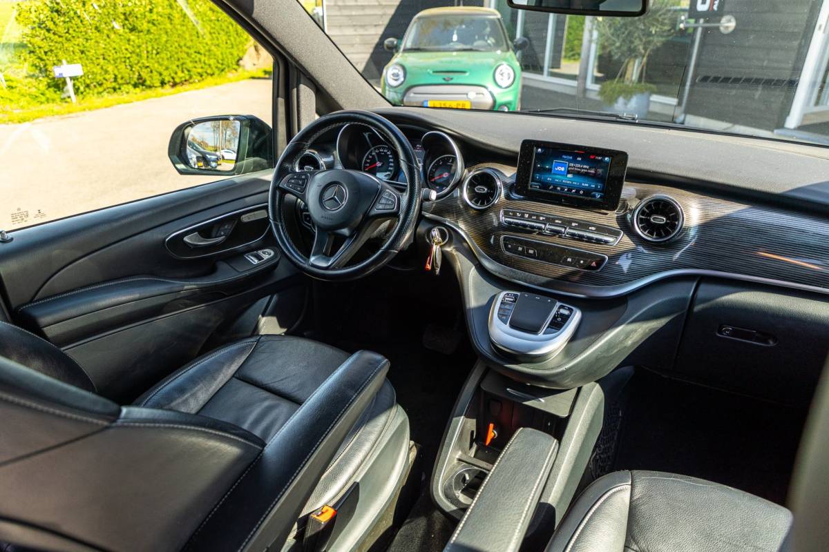 Mercedes-Benz V-Klasse Mercedes-Benz V-klasse 300d Lang DC Edition I Marcopolo I Schuifdeur Links I Leder I Apple CarPlay I Nieuwstaat