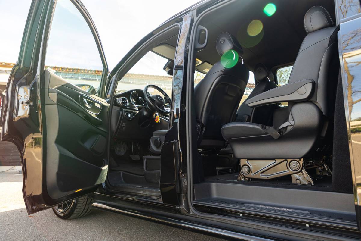 Mercedes-Benz V-Klasse Mercedes-Benz V-klasse 300d Lang DC Edition I Marcopolo I Schuifdeur Links I Leder I Apple CarPlay I Nieuwstaat